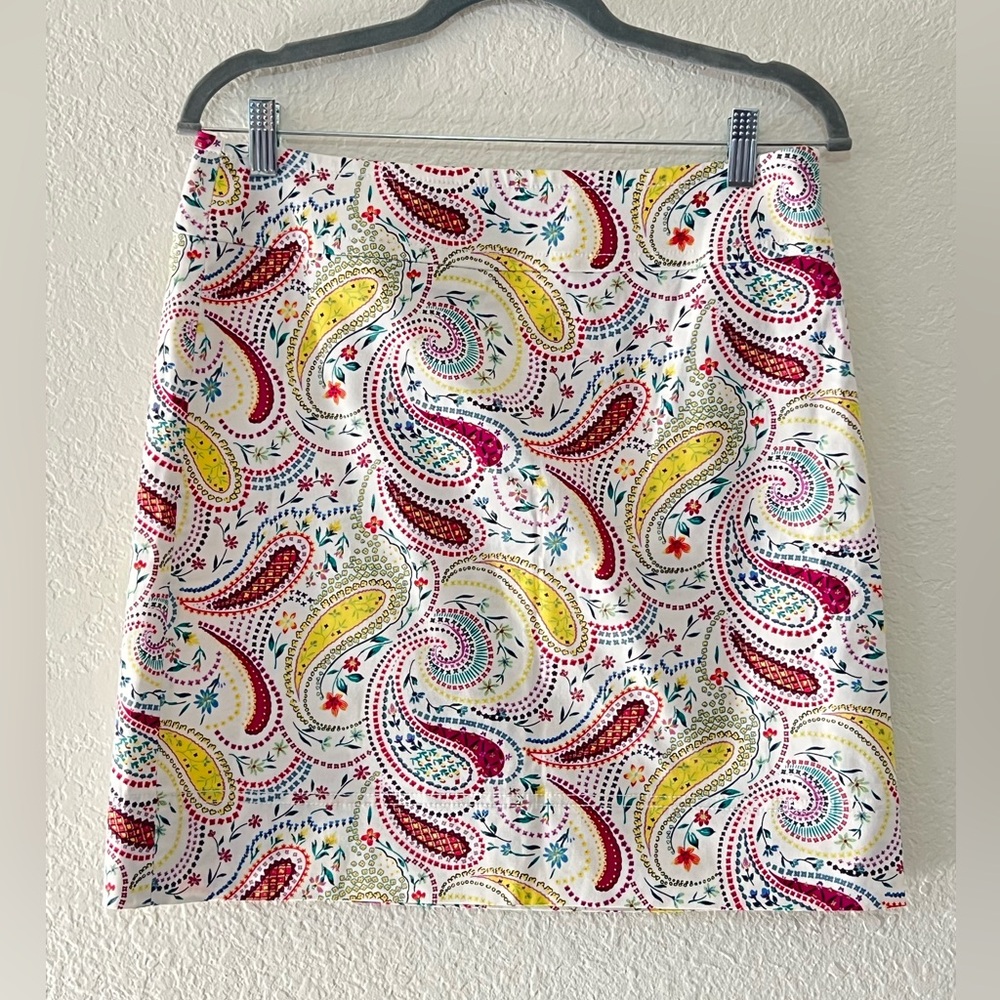 Talbots White Cotton Pencil Knee Length Skirt With Colorful Paisley Print Size 6